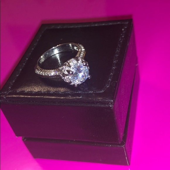 Jewelry - Picture 2 of 4